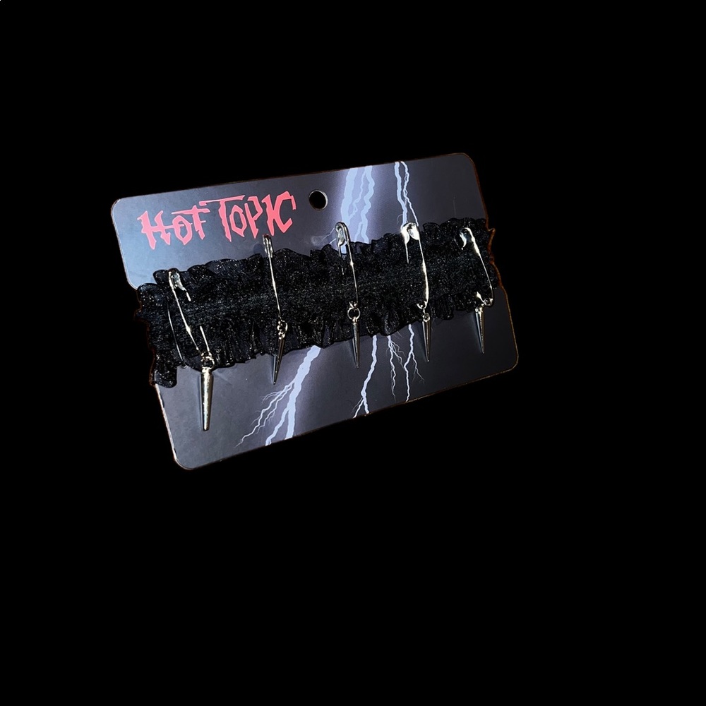 Hot Topic Choker